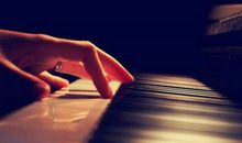 唯美的句子个性签名：多少人就这样，一直在路上