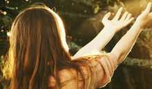 生活充满艰辛，只要再多坚持一下，惊喜或许就在下一秒