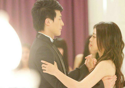 关于爱情的句子:被爱不一定意味着幸福,对爱来说真的很幸福1