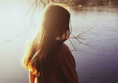 爱的句子有点简短：爱就像咖啡，苦中有甜，甜中有苦。