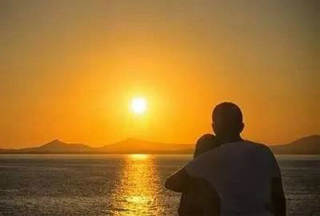 这不是爱，随它去吧，你和她俩都在解放