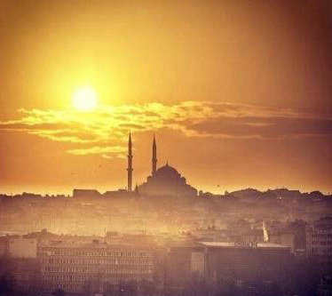 当太阳升起时,请相信努力工作的人最终将获得回报