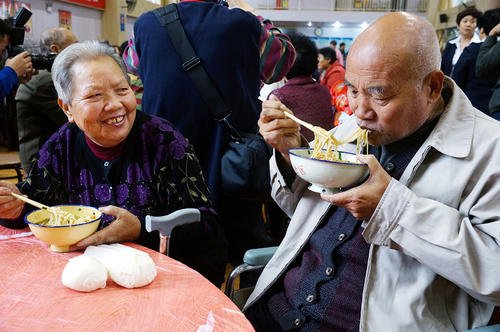 吃长寿面的祝福