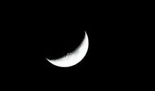 弯弯的月亮比喻句