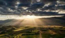 挥别错的人，生活如破云见日，处处光明