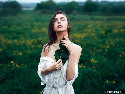 鼓励女性独立的句子