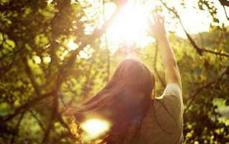 漫长的旅途，如果你不坚强，谁可以依靠