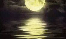 用月亮表达思念的句子