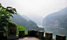 描写长江三峡的句子