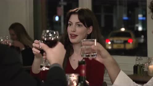 女王身穿Prada的经典线条