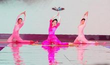 戏台上送诏书的歇后语