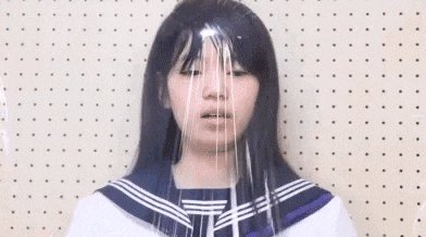 开玩笑使女友笑