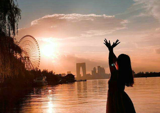 放手去做自己想做的事，不要压抑自己，冲破锁链