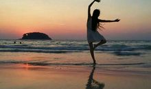 学会接受自己，接受失败，接受生活，最后接受那个平凡的自己