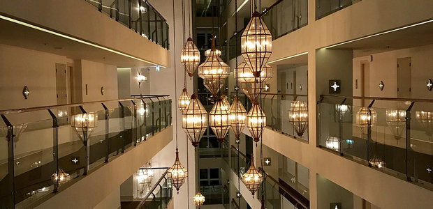 当你最无助的时候，你会看到很多人