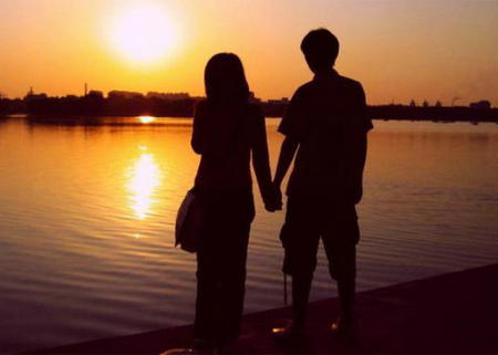 即使美丽的爱情不能日夜相处，也一定是明智的