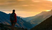 人的一生哪怕是苟延残喘的爬行，也好过放弃