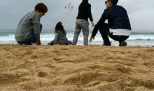 人生就是这么朴实无华，谁不是一边挣钱一边顾家