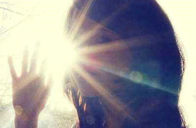 坚强的女孩鼓舞人心的句子,描述一个坚强的女孩鼓舞人心的句子1