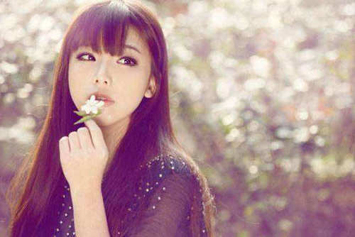 爱的确是一种折磨，一种甜蜜的折磨