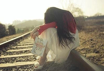 我最好的年龄已经结束，我没有人可以爱，也没有人可以爱我。