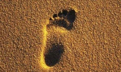 永不放弃的心将成为穿透逆境的光芒