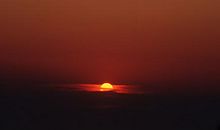 描写初升的太阳的诗句