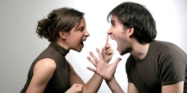 夫妻吵架后心痛的话