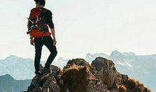 阳光唯美励志的句子：有志登山顶，无志站山脚