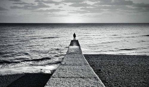 感伤而寂寞的句子