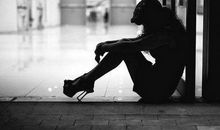 熬过了我们不想要的生活，我们就能过自己想要的生活