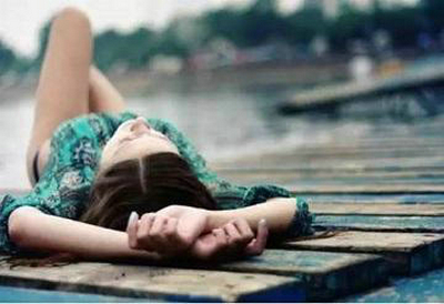 青涩的句子,图片:我听了去年夏天的歌曲,它仍然是可悲听今年1