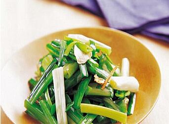 谢厚羽鸡羽毛炒韭菜