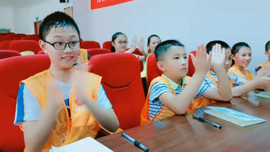 女校长的座右铭