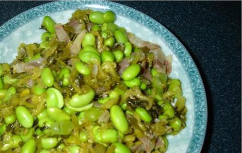 石鸡蛋配腌制蔬菜