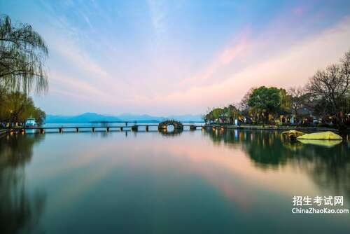 关于西湖的古诗