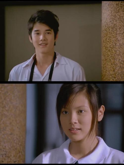 很多年后我遇到了我的初恋