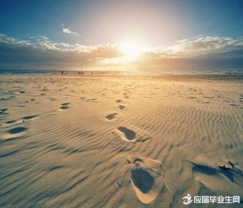 一个描述炎热夏天的成语