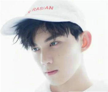 我也看着太阳，心里充满了情感，想着你阳光明媚的侧面1