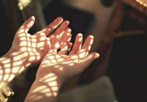 别担心，迟到的人是最好的