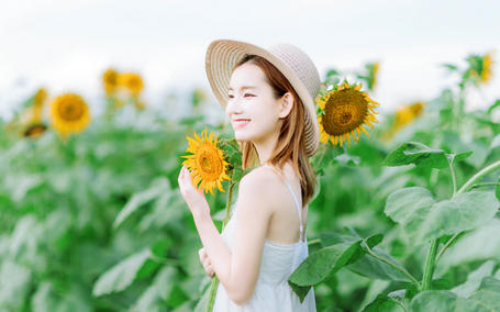 生命是易逝的,无论什么情况,它都必须诗意到最后1