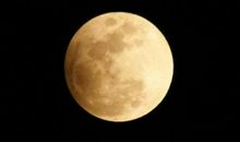 月亮有关的比喻句