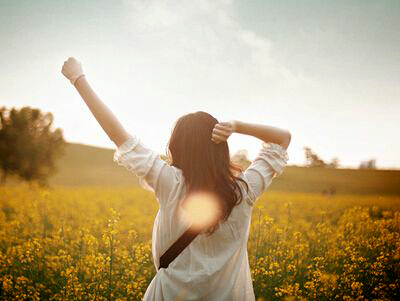 人生感悟句子和简短图片：热爱生活的人，生活也爱他1