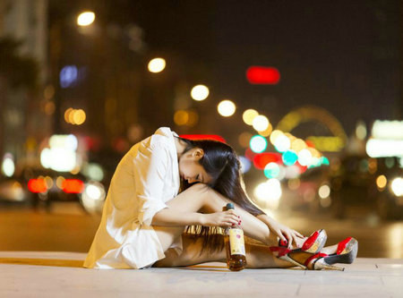 喝醉的每个人可能都有他不想提及的伤害