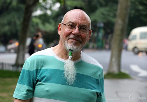 关于胡须的寓言