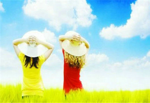 “脚踏实地”，满意而快乐