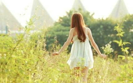 2018年关于人生感悟的一句话:人生如月球,残缺不全后将有成功的到来