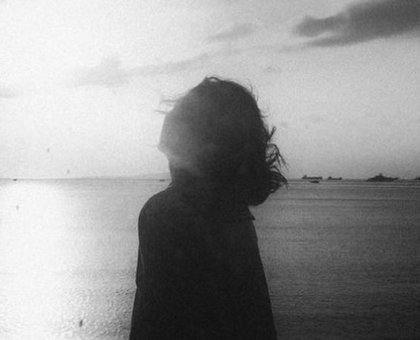 越过山脉和河流,越过荆棘,只是为了拥抱你1