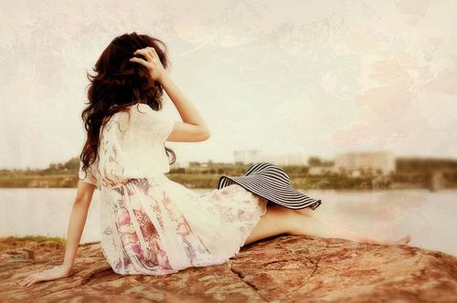 描述美丽的女人笑的句子