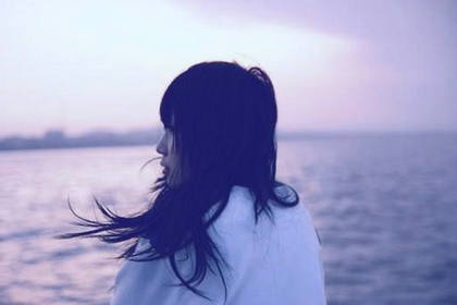 我们必须相信爱情。爱情是美好的。虽然苦，但也很甜。 1个